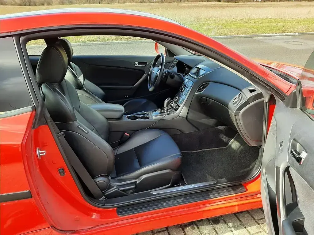 Gebraucht Hyundai Genesis 303 PS (222 kW) 2012 Rot Coupé