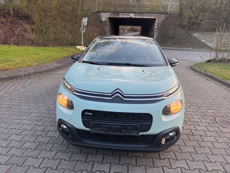 Gebraucht Citroën C3 Shine 82 PS (60 kW) 2017 Grün Limousine