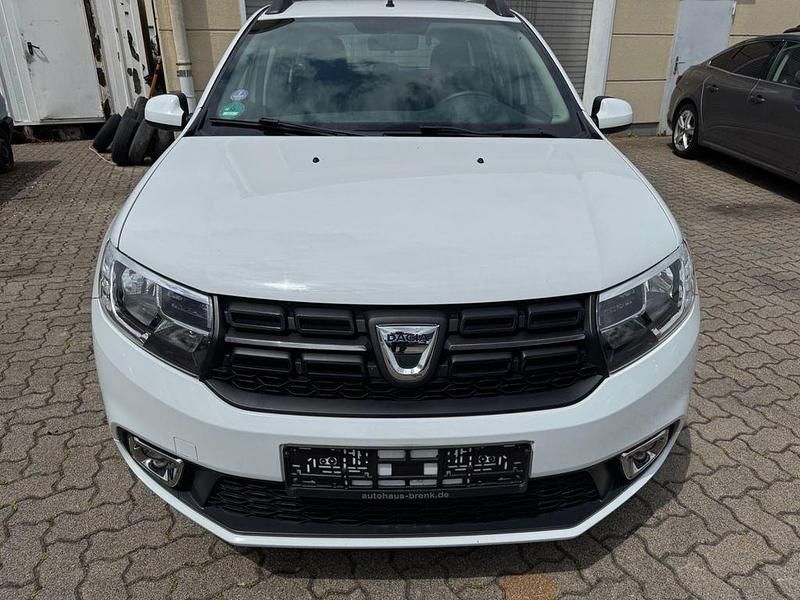 Weiß Gebraucht 2017 Dacia Logan MCV Lauréate Kombi | 5.699 € (Guter Preis) - Bild 1/4