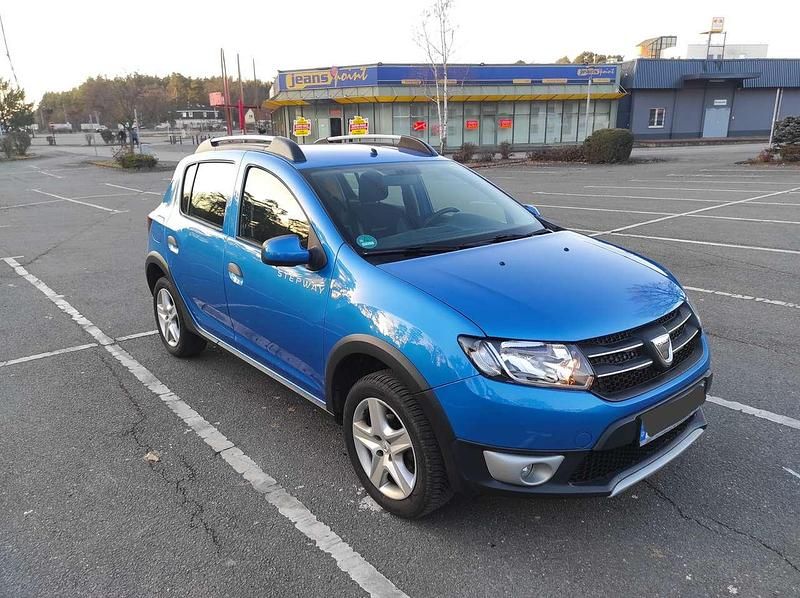 Gebraucht Dacia Sandero Stepway 90 PS (66 kW) 2016 Blau Limousine