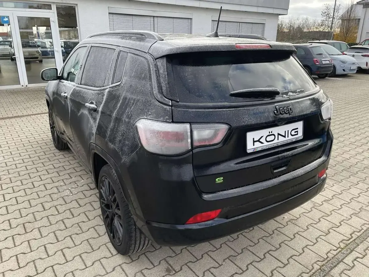 Occasion Jeep Compass Altitude 131 ch (96 kW) 2023 Noir SUV