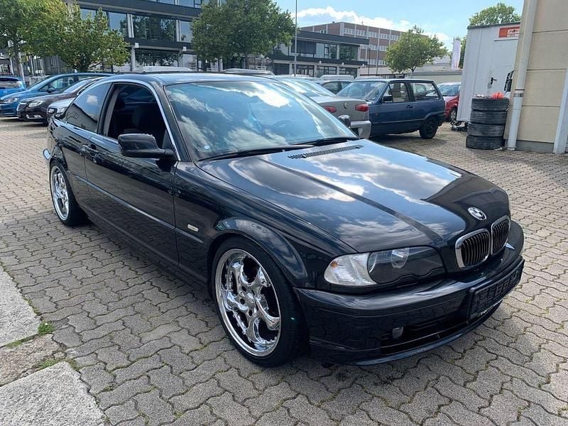 Gebraucht BMW 320 Performance 150 PS (110 kW) 2001 Schwarz Coupé