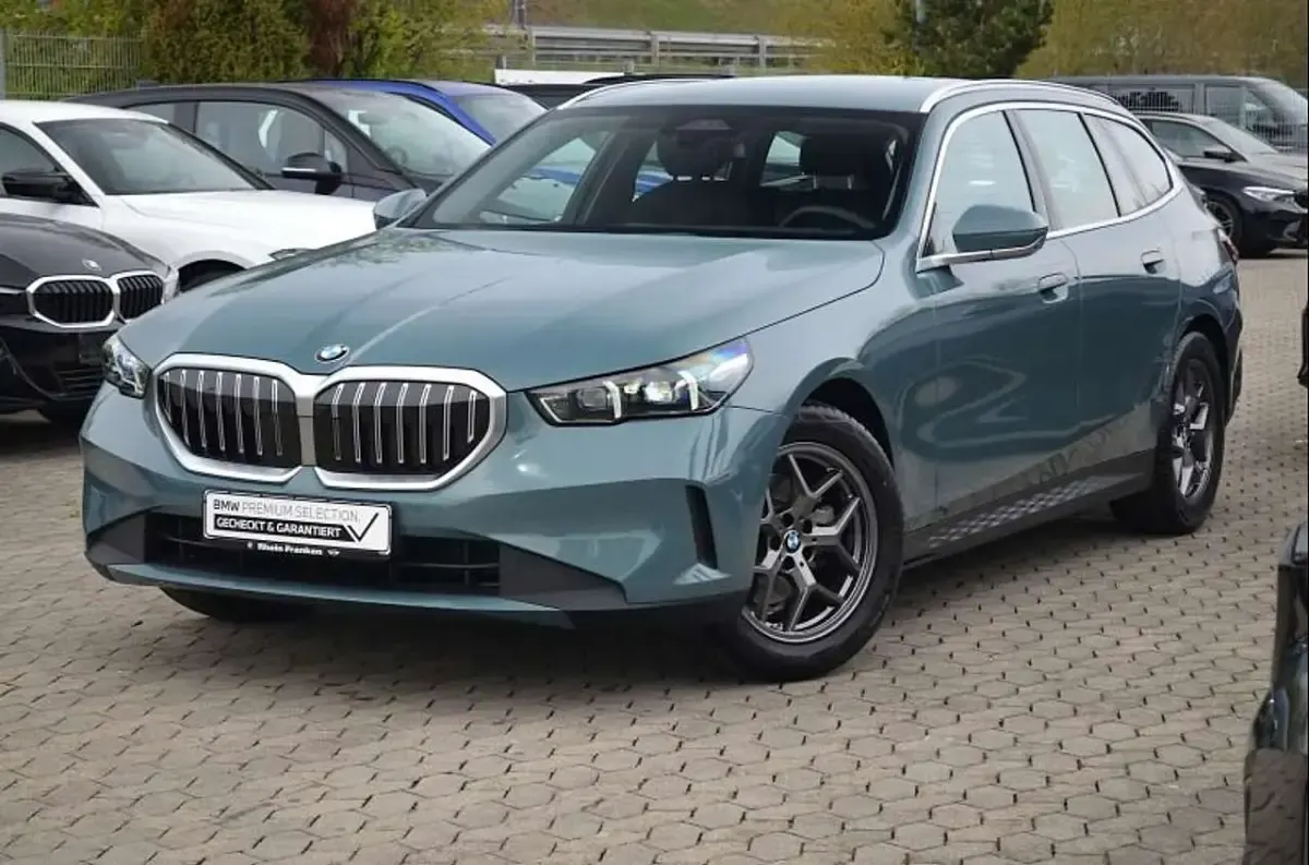 Second-hand BMW 520 197 CP (144 kW) 2025 Verde Break