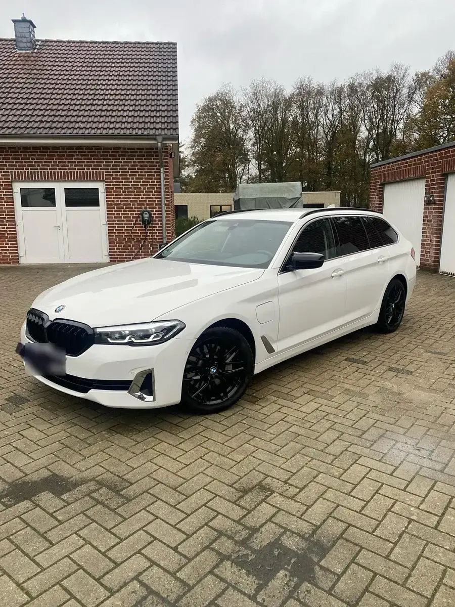 Używany BMW 530e 298 KM (219 kW) 2021 Biały Kombi