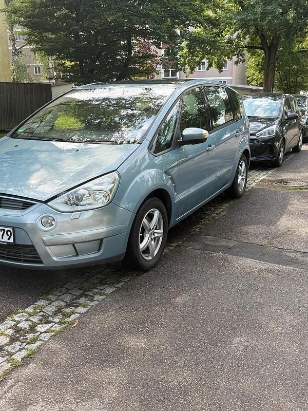 Blau Gebraucht 2010 Ford S-MAX S Van / Kleinbus | 5.500 € (Guter Preis) - Bild 1/4