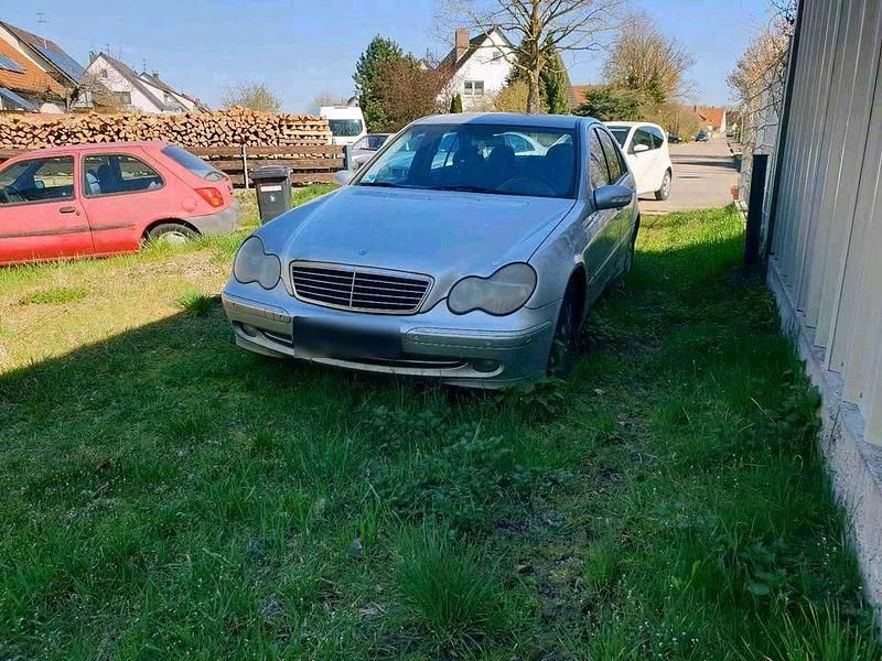 Gebraucht Mercedes C220 Avantgarde 143 PS (105 kW) 2001 Silber Limousine