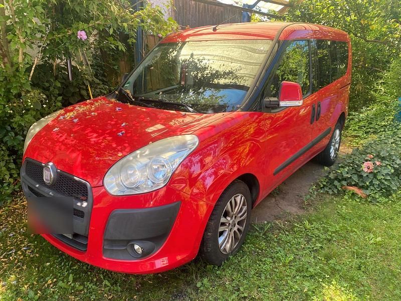 Rot Gebraucht 2012 Fiat Doblò Van / Kleinbus | 4.200 € (Fairer Preis) - Bild 1/4