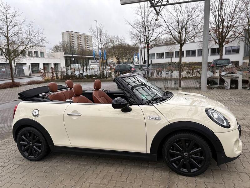Gebraucht Mini Cooper S 192 PS (141 kW) 2019 Weiß Kleinwagen