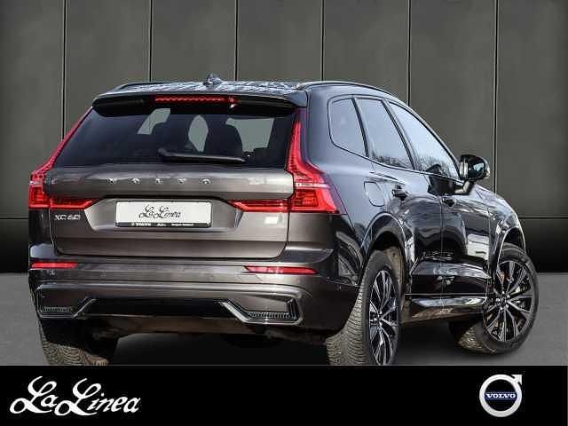 Gebraucht Volvo XC60 Plus 349 PS (256 kW) 2022 Grau SUV