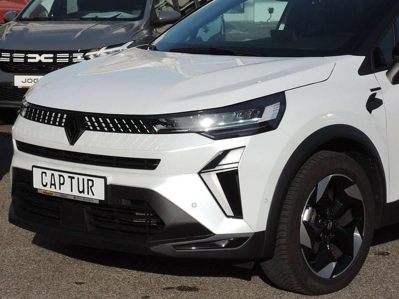 Gebraucht Renault Captur Techno 158 PS (116 kW) 2024 Perlmutt weiß/black pearl (metallic) SUV