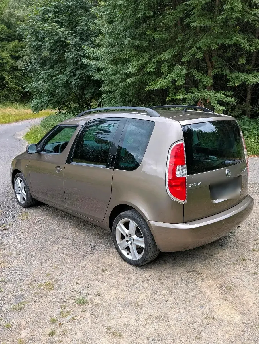 Gebraucht Skoda Roomster 90 PS (66 kW) 2013 Braun Van / Kleinbus