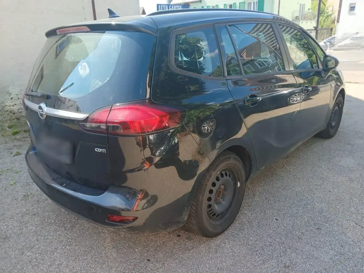 Gebraucht Opel Zafira 131 PS (96 kW) 2013 Schwarz Van / Kleinbus