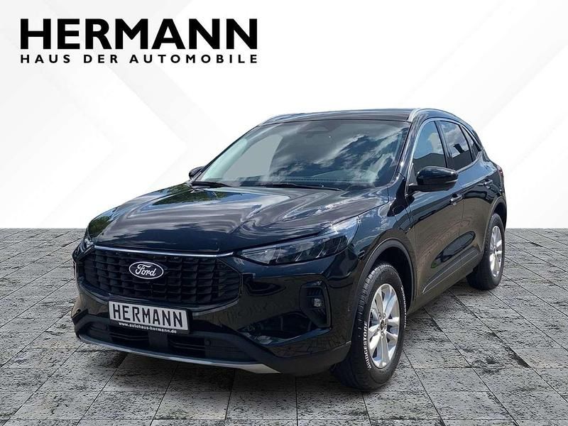 Agate black metallic (pn4gm) Gebraucht 2024 Ford Kuga Titanium SUV | 39.995 € (Fairer Preis) - Bild 1/4