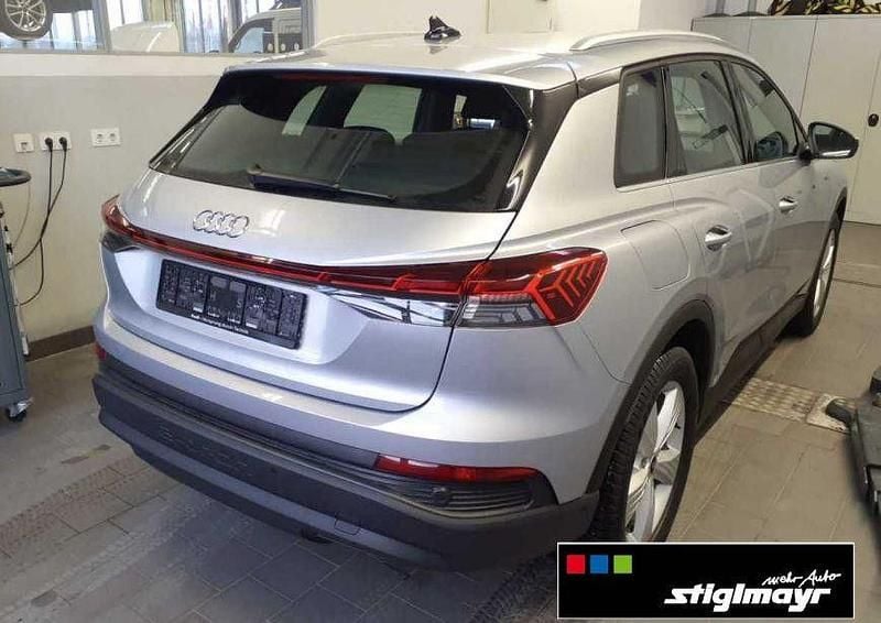 Gebraucht Audi Q4 e-tron Advanced 125 kW (170 PS) 2023 Silber SUV
