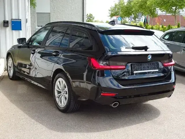 Gebraucht BMW 318 Advantage 150 PS (110 kW) 2022 Schwarz Kombi