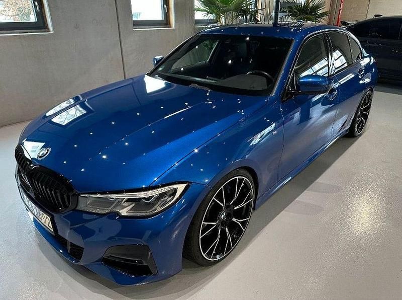 Blau Gebraucht 2019 BMW 330 M Performance Limousine | 30.900 € (Teuer) - Bild 1/4