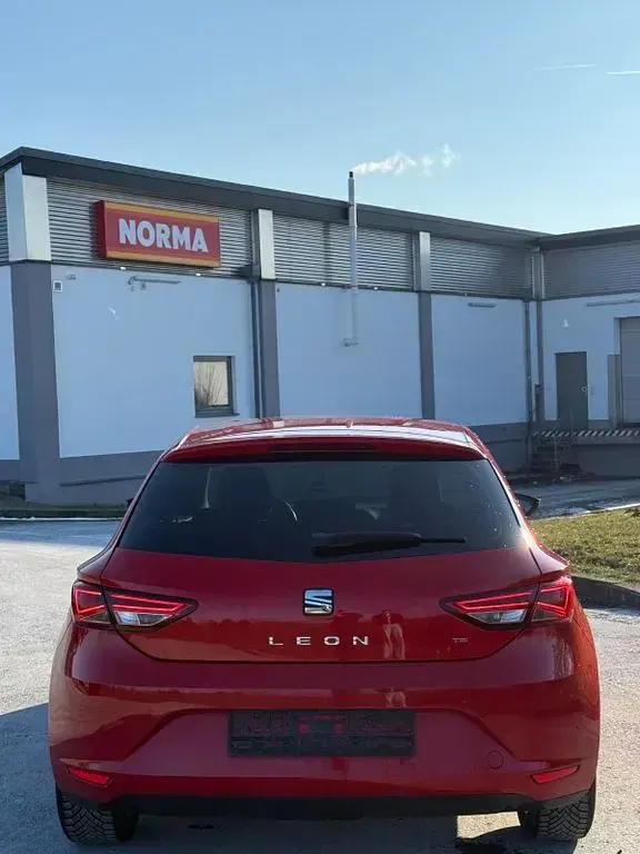 Używany Seat Leon SC Style 105 KM (77 kW) 2013 Czerwony Hatchback