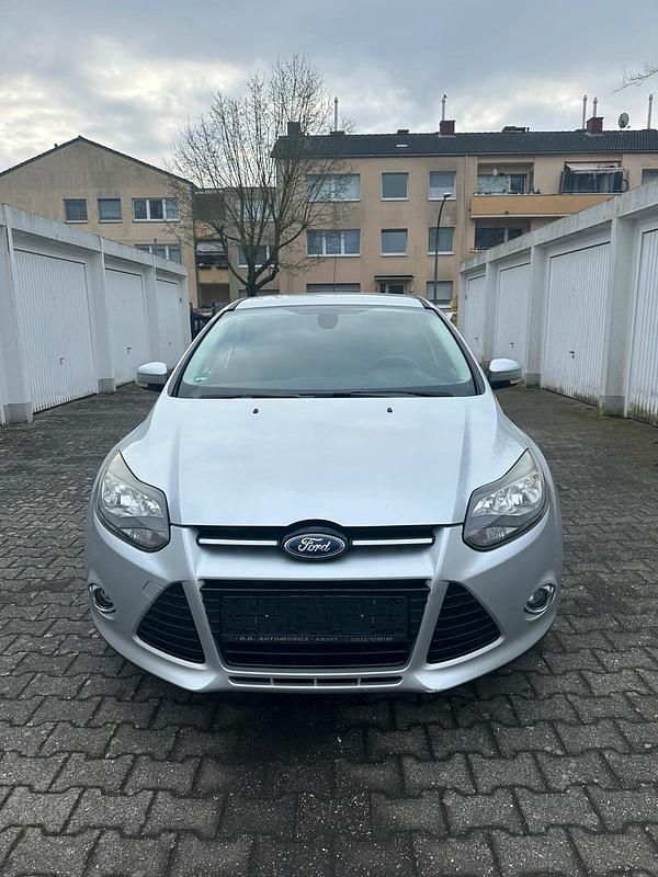 Gebraucht Ford Focus 116 PS (85 kW) 2013 Silber Kleinwagen