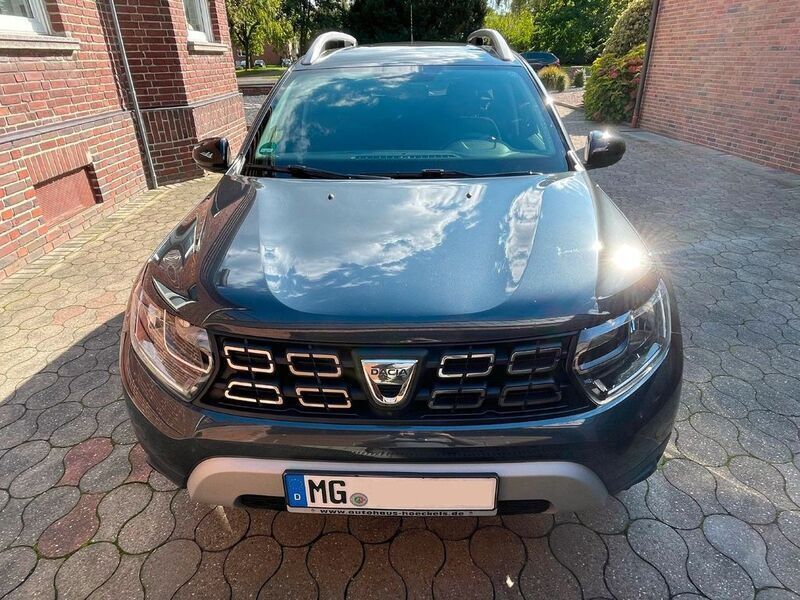 Schwarz Gebraucht 2020 Dacia Duster Celebration SUV | 13.500 € (Fairer Preis) - Bild 1/4