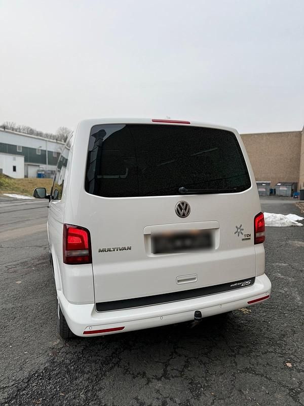 Gebraucht VW Multivan 180 PS (132 kW) 2014 Weiß Van