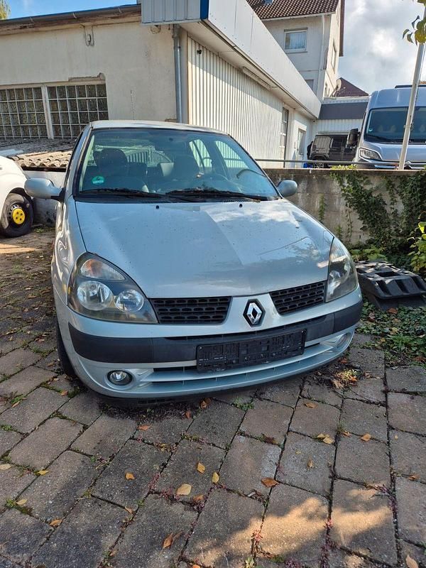 Grau Gebraucht 2001 Renault Clio II Kleinwagen | 700 € (Superpreis) - Bild 1/4