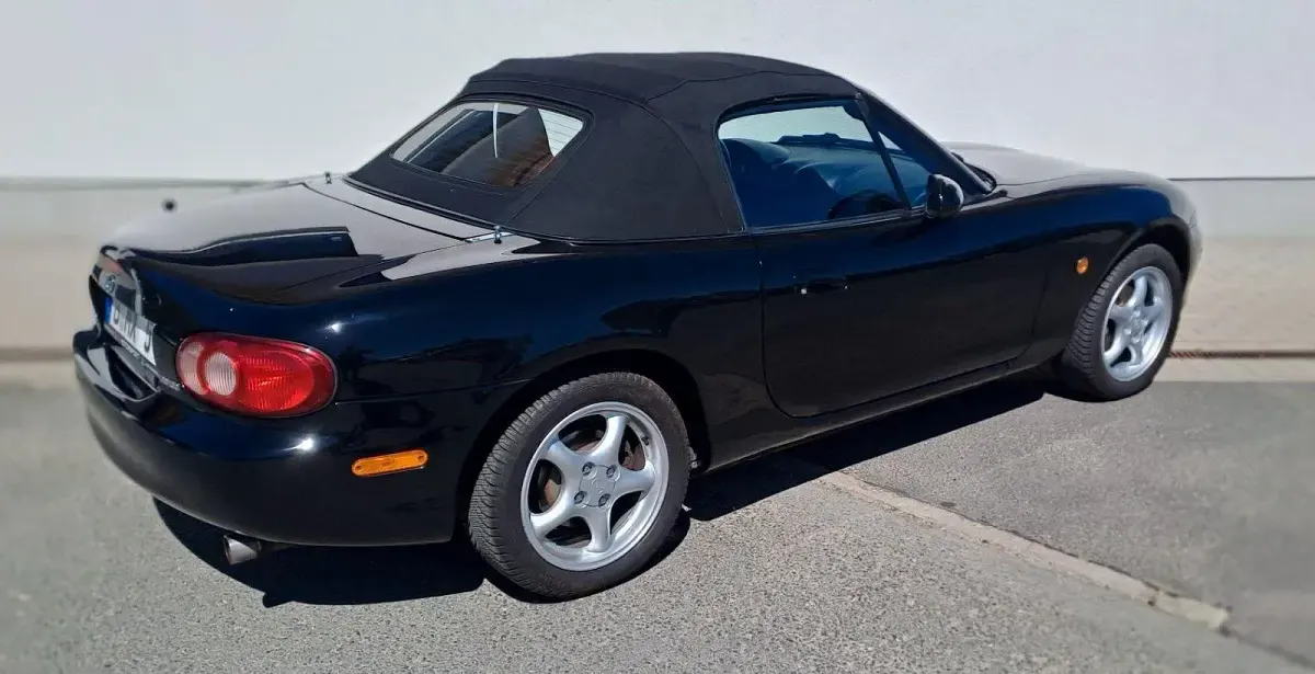 Gebraucht Mazda MX5 110 PS (80 kW) 2001 Schwarz Cabrio
