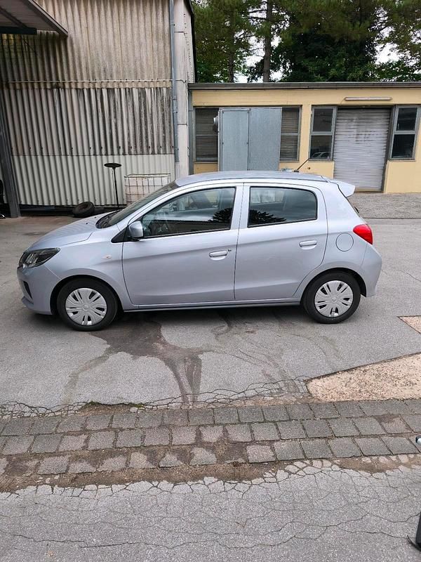 Silber Gebraucht 2022 Mitsubishi Space Star Kleinwagen | 6.000 € - Bild 1/4