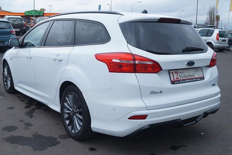 Gebraucht Ford Focus ST-Line 140 PS (102 kW) 2018 Weiß Kombi