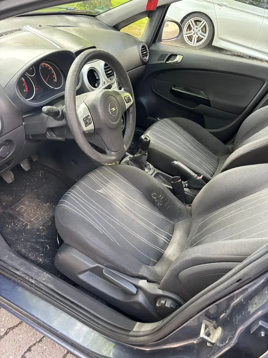 Usado Opel Corsa 80 HP (58 kW) 2008 Azul Citadino
