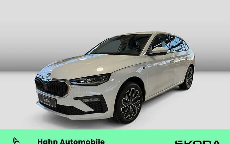 Weiß Gebraucht 2024 Skoda Scala Tour Kleinwagen | 26.390 € (Etwas zu teuer) - Bild 1/4