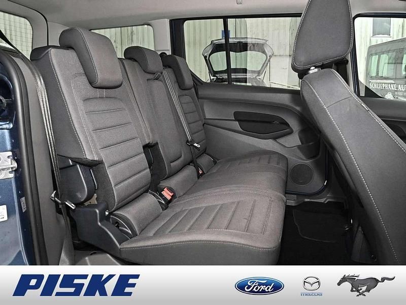 Gebraucht Ford Tourneo Titanium 120 PS (88 kW) 2022 Chroma blau Van / Kleinbus