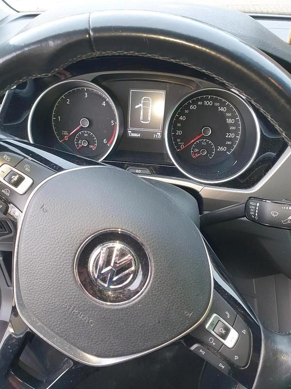 Gebraucht VW Touran 115 PS (84 kW) 2017 Weiß Van / Kleinbus