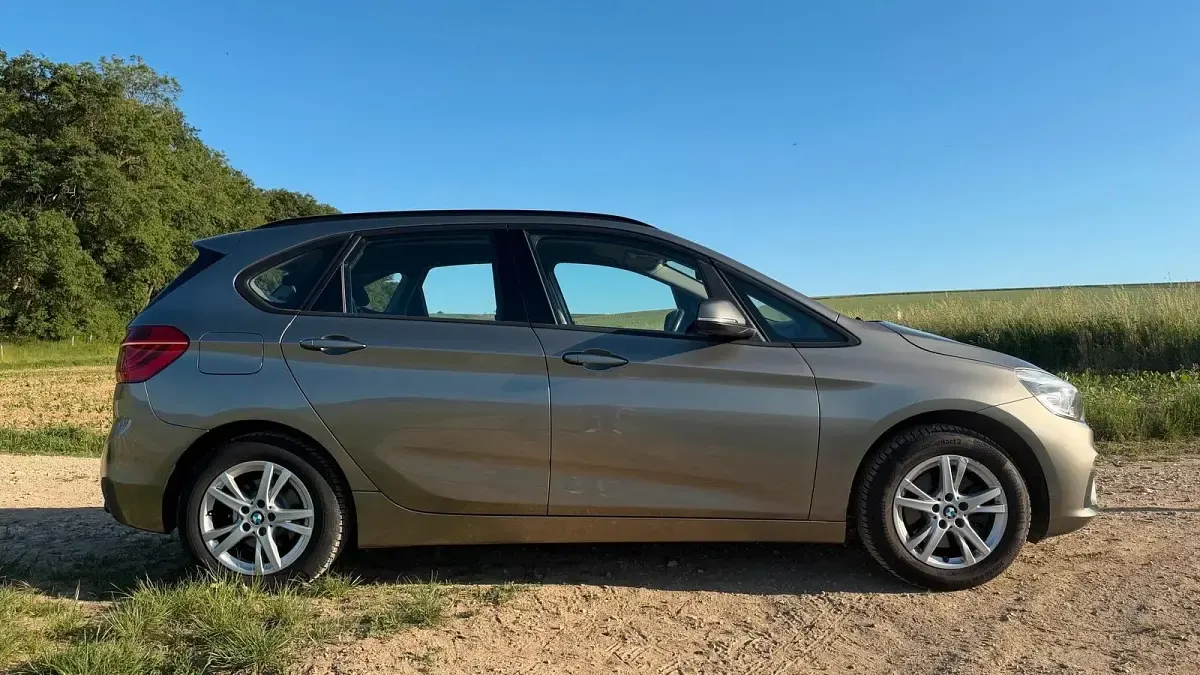 Gebraucht BMW 220 Active Tourer 192 PS (141 kW) 2016 Silber Van / Kleinbus