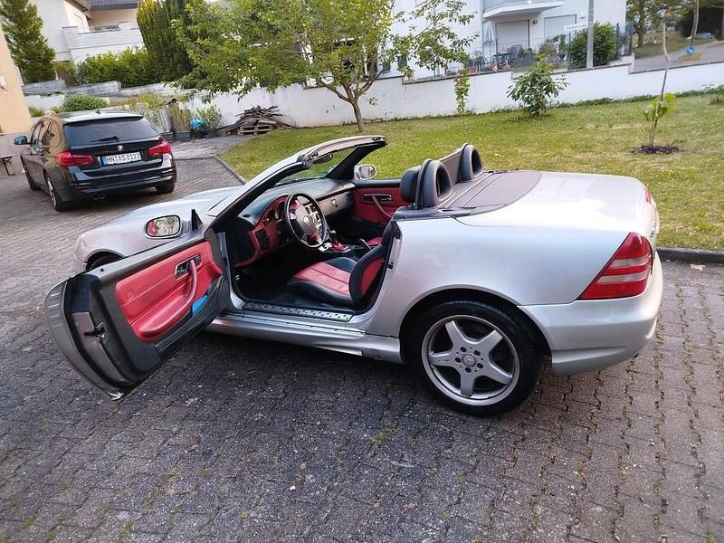 Silber Gebraucht 1997 Mercedes SLK230 AMG Cabrio | 4.250 € (Superpreis) - Bild 1/4