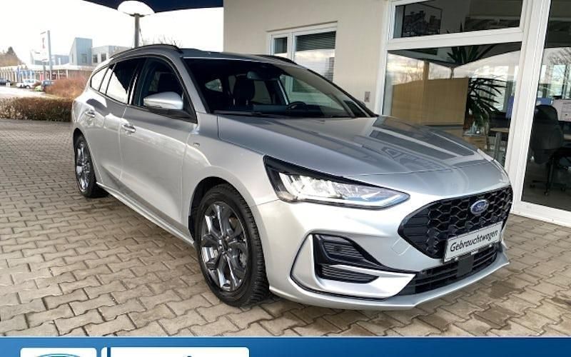 Silber Gebraucht 2023 Ford Focus ST-Line Kombi | 23.990 € (Guter Preis) - Bild 1/4