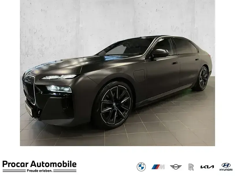Gebraucht BMW 750e M Sport 489 PS (359 kW) 2024 Limousine