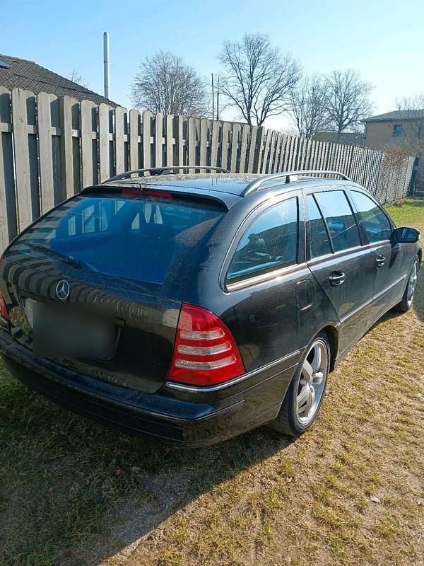 Gebraucht Mercedes C180 143 PS (105 kW) 2003 Schwarz Kombi