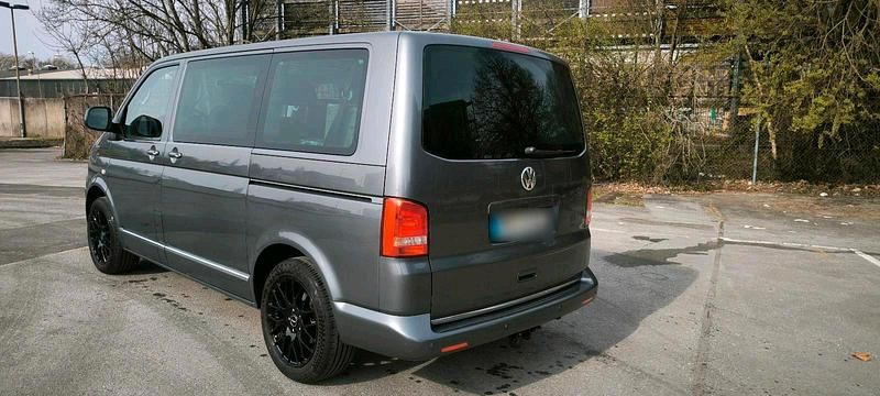 Gebraucht VW T5 140 PS (102 kW) 2012 Grau Van