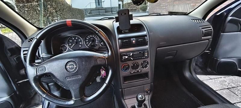 Gebraucht Opel Astra 84 PS (61 kW) 2003 Blau Kombi