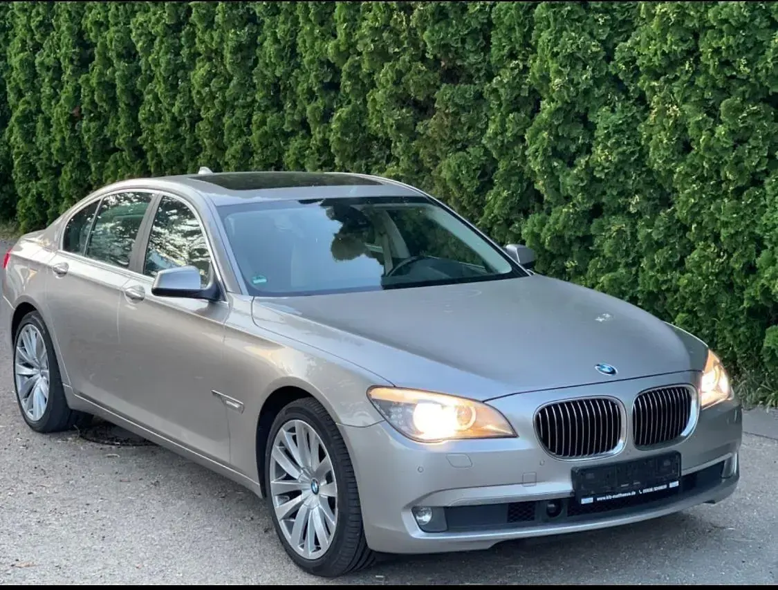 Gebraucht BMW 730 256 PS (188 kW) 2010 Gold Limousine