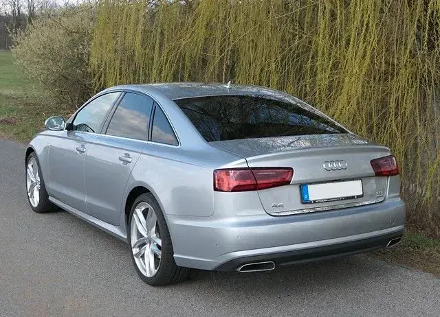 Gebraucht Audi A6 Ambiente 190 PS (139 kW) 2016 Silber Limousine
