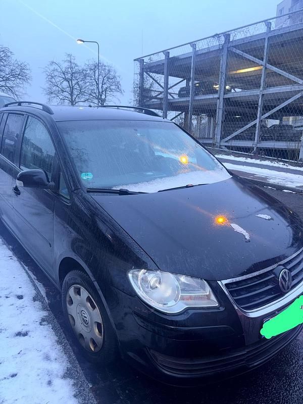 Gebraucht VW Touran 105 PS (77 kW) 2008 Schwarz Van / Kleinbus