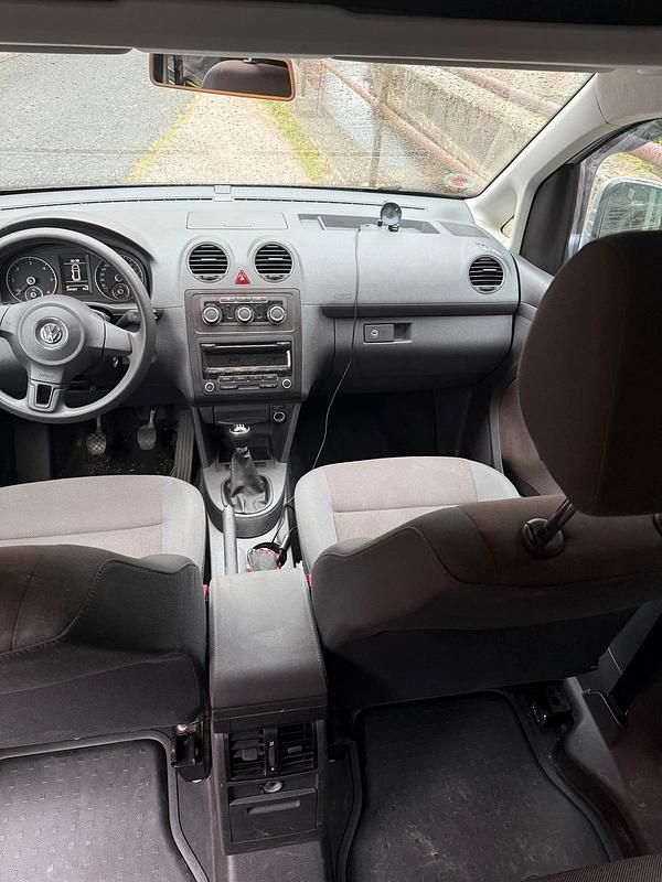 Silber Gebraucht 2012 VW Caddy Maxi Van / Kleinbus | 8.600 € (Fairer Preis) - Bild 1/4