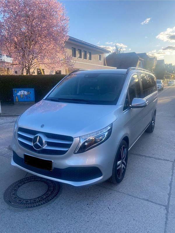 Gebraucht Mercedes V300 239 PS (175 kW) 2019 Silber Van / Kleinbus