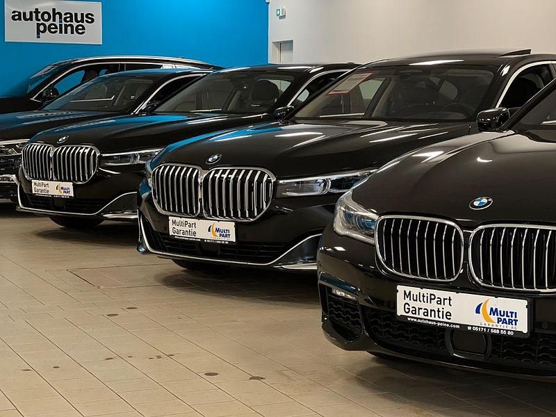 Gebraucht BMW 320 Performance 190 PS (139 kW) 2023 Schwarz Limousine