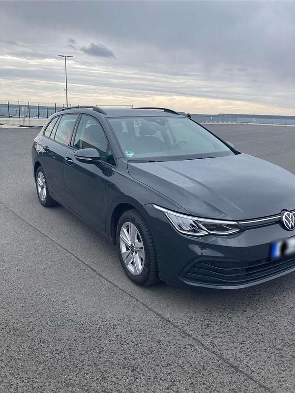 Gebraucht VW Golf VIII Life 116 PS (85 kW) 2023 Grau Kombi