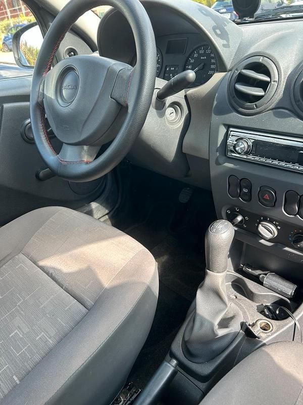 Second-hand Dacia Logan 75 CP (55 kW) 2009 Albastru Hatchback