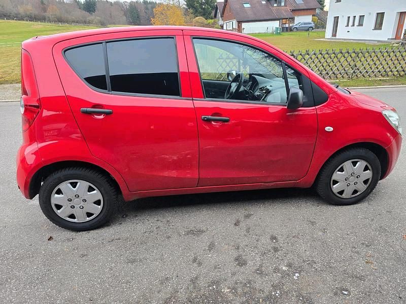 Gebraucht Opel Agila 65 PS (47 kW) 2009 Rot Kleinwagen