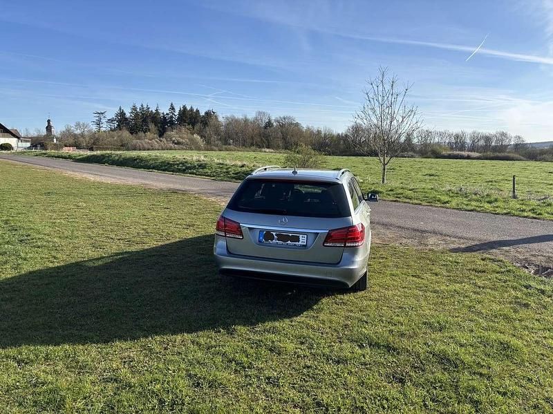 Gebraucht Mercedes E200 Elegance 184 PS (135 kW) 2013 Grau Kombi