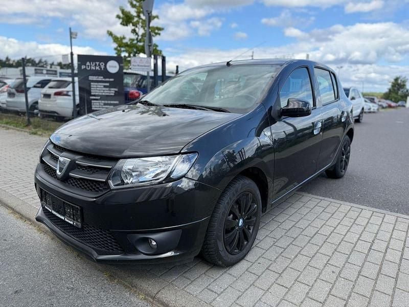 Schwarz Gebraucht 2013 Dacia Sandero Lauréate Limousine | 6.490 € (Guter Preis) - Bild 1/4